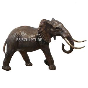 Statue d'écureuil en cuivre antique pour la décoration intérieure Statue de <span class=keywords><strong>pendule</strong></span> en métal de la technique de fonte en laiton - Product Image 5