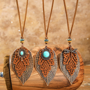 Colliers pendentifs tendance en alliage de zinc, forme de feuille, pierre turquoise, bijoux pour femmes 2024 - Product Image 2