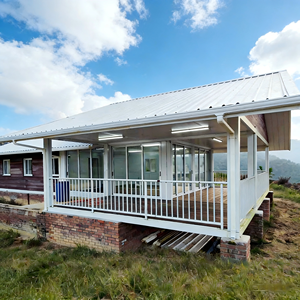 Villa <span class=keywords><strong>de</strong></span> luxe en acier léger, toit en pente, maison préfabriquée pour complexe hôtelier avec balcon et terrasse, cabane modulaire à ossature acier, conception personnalisée - Product Image 3