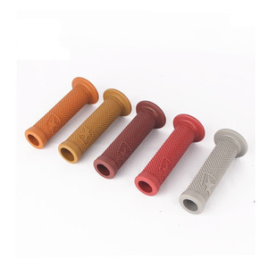 Ốp tay lái xe máy cao su chống trơn đa năng kiểu cổ điển, sản phẩm cao su độ chế - Product Image 1