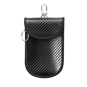 Sac de protection contre les signaux de clé de voiture léger en fibre de carbone, blindage électromagnétique <span class=keywords><strong>RFID</strong></span> <span class=keywords><strong>Faraday</strong></span> et <span class=keywords><strong>anti</strong></span>-dégaussage - Product Image 2