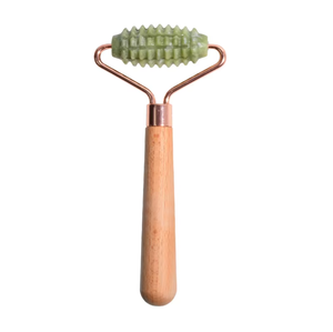 Mini rouleau facial en jade avec manche en bois - Product Image 1