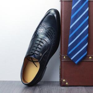 Chaussures de Ville Noires Classiques pour Hommes avec Semelle Oxford, Chaussures d'Affaires à Lacets Idéales pour Mariage - Product Image 2