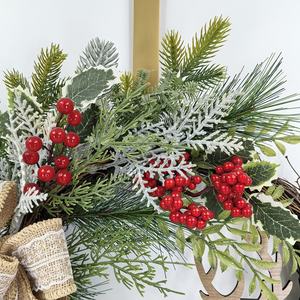 Guirlande de Noël artisanale de 22 pouces de diamètre, décoration à suspendre à la porte, cerf, baies, bois de cerf, vigne pour la porte d'entrée, fête de Noël - Product Image 4
