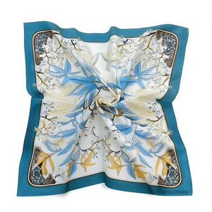 Pañuelo de Seda 70x70 cm con Estampado de Hojas, Cuadrado, Elegante Accesorio de Moda para Mujer, Todas las Temporadas, 100% Seda - Product Image 1