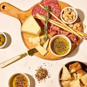 Coffret Cadeau d'Huiles d'Olive Extra-Vierges Pressées à Froid <span class=keywords><strong>de</strong></span> Qualité Supérieure, 4 Huiles d'Olive Aromatisées, 3 Bouteilles en Plastique Écologiques pour Épices et Herbes - Product Image 4