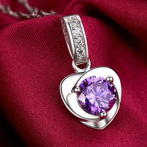 Collana con Ciondolo a Cuore Viola per Donna, Accessorio Quotidiano con Catena per Clavicola - Product Image 3