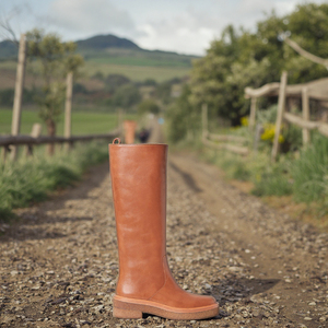 מגפי חום מותאם אישית יצרן נשים מעור הבוהן שטוח ירך מגפיים גבוהים מותאם אישית וינטג 'חום ארוך 2025 - Product Image 2