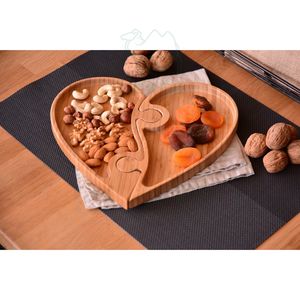 Plateau de service divisé en bambou Forme de coeur Design Salade de fromage Fruits Plats en bois - Product Image 5