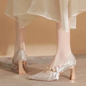 Zapatos de Tacón Alto Franceses para Mujer, Tacón Grueso Cómodo para Bodas de Verano, Novedad 2025, Punta en Pico, Plateado Champán - Product Image 3