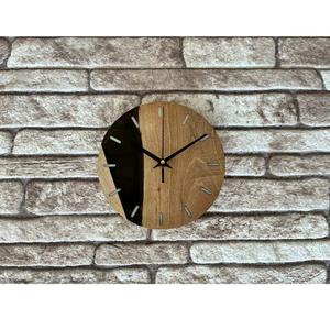 Reloj de Pared de Resina y Madera Hecho a Mano, Duradero, Elegante, Funcional y Decorativo, Perfecto para Sala de Estar o Dormitorio - Product Image 1