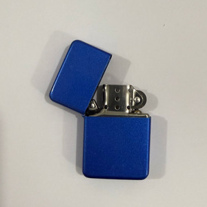 Encendedor de Cigarros a Prueba de Viento Personalizado de Fábrica al por Mayor, Encendedor de Cigarrillos de Metal a Queroseno Personalizado Barato - Product Image 4