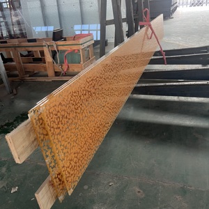 Vidrio de Seguridad de Primera Calidad con Patrón Dorado Atractivo, Vidrio Artístico Prensado por Fusión en Caliente para Paredes Interiores de Edificios Comerciales - Product Image 3