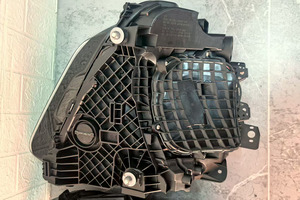 Faro Matrix Original Usado OEM 9JA941060G 9JA941060F Azul para Porsche Taycan - Product Image 6