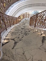 YUSHI Anpassbare Naturstein-Treppenstufen Luxus treppe aus weißem Marmor für das Villa Hotel im europäischen Stil