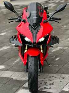 Motocicleta QJMOTOR Racing 800 - Motor de 778 cc en Línea de 4 Cilindros, 92 kW de Potencia, ABS y TCS - Product Image 4