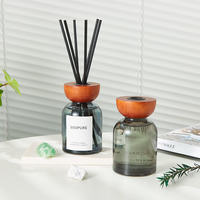 Bouteille diffuseur de roseaux en verre d'arôme gris de 150ml Bouteilles en verre d'aromathérapie vides de luxe avec couvercles en bois Bouchon à vis
