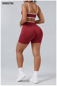 Abbigliamento Sportivo <span class=keywords><strong>Donna</strong></span> all'Ingrosso: Completo Comodo per Yoga e Fitness con Reggiseno Sportivo, Top e Leggings Corti Modellanti - Product Image 4
