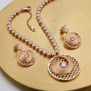 Collier avec pendentif circulaire en argent 925 plaqué or rose italien, serti d'oreillettes assorties, bijoux de créateur pour femmes - Product Image 4