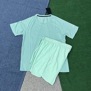 ชุดกีฬาผู้ชาย ชุดวิ่งแห้งเร็ว เสื้อยืด กางเกงขาสั้น ชุดออกกำลังกาย ฟิตเนส ระบายอากาศ ชุดกีฬา ชุดลำลอง เสื้อฟุตบอล - Product Image 3