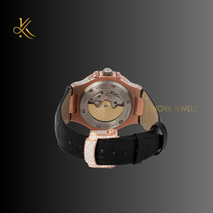 Montre Moissanite Diamond Quartz fabriquée avec un mouvement de précision de style de luxe et une brillance éblouissante pour un intemporel de qualité supérieure - Product Image 3