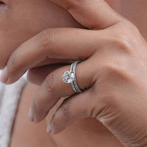 Juego de puntas de corte redondo de lujo hecho a mano personalizado 18K 14K oro puro diseño de lujo anillos de novia de boda a los precios más bajos OEM ODM - Product Image 3