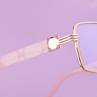 KAJILA Vente en gros de lunettes de soleil fantaisie à la mode avec logo personnalisé, monture en métal rectangulaire, protection UV400, lunettes de soleil pour femmes