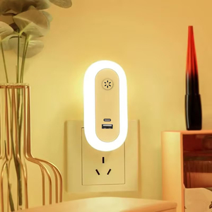 Lampada <span class=keywords><strong>da</strong></span> Parete USB A94D con Sensore Crepuscolare, Luce Notturna LED con Protezione per gli Occhi, Presa USB Integrata, Versione USA - Product Image 2
