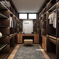Système de dressing modulaire ouvert sur mesure avec portes vitrées modernes et armoire de rangement en aluminium pour villa, chambre principale, maison