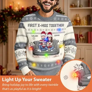 Maglione Natalizio Personalizzato Unisex in Misto Poliestere ad Asciugatura Rapida con Stampa di Coppia Cartoon con Bambini e Animali Domestici - Product Image 5