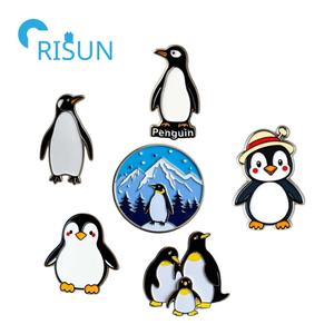 Fabrication émail mignon pingouin broche broche personnalisé noir et blanc empereur roi pingouin épinglette insigne mer animal sauvage broche - Product Image 1