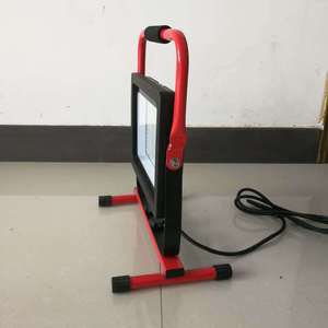 Projecteur de travail LED portable Wade 100W 10000lm avec support et poignée pour atelier - Product Image 2