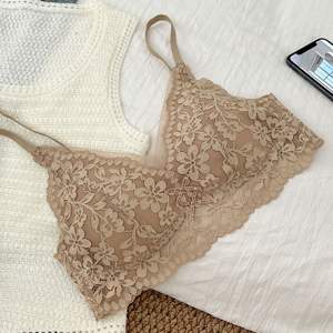 Vente en gros de chemisiers et hauts en dentelle florale pour femmes, camisoles sexy sans fil, soutiens-gorge sans manches, sous-vêtements - Product Image 3