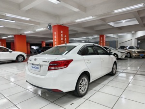 Voiture de ville fiable d'occasion, côté gauche, R16, <span class=keywords><strong>2017</strong></span>, pour Vitz/<span class=keywords><strong>Yaris</strong></span> 1.5 GL-i, automatique, Euro V, faible consommation de carburant, entretien réduit, usage quotidien - Product Image 3