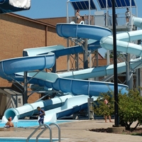 Toboggan aquatique de qualité commerciale, haute durabilité, faible coût de réparation pour les parcs à thème, parcs aquatiques, stations balnéaires