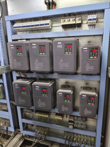 Convertisseur de fréquence KAIMIN KM7000 1,5 kW 220 V monophasé vers 380 V triphasé 50 Hz vers 60 Hz Variateur de vitesse AC VFD pour moteur - Product Image 2