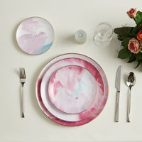 Assiettes de table en céramique effet marbre rose, bord doré, assiettes de présentation en porcelaine, décoration de table de mariage de luxe, vaisselle en gros