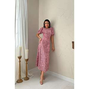 Vestido de Noche Rosa con Lentejuelas, Corte Ajustado, Cintura Natural, Manga Corta, Largo Medio - Product Image 4