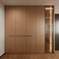Armoire horizontale contemporaine personnalisée, assemblée, avec design en bois massif autoportant et étagères ouvertes