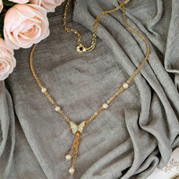 Collier de chaîne à maillons en acier inoxydable exquis pour femmes avec pendentif papillon en perle bijoux en alliage hypoallergénique pour cadeau de fête