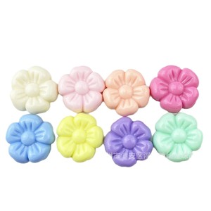 Cuentas de flores acrílicas de color sólido para hacer pulseras, mezcla aleatoria, verano 2025, origen Chaozhou, moldeado por inyección - Product Image 5