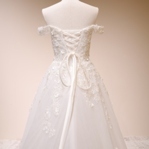 Abito <span class=keywords><strong>da</strong></span> sposa a trapezio con spalle scoperte, maniche a cappuccio, pizzo floreale 3D con perline, in tulle, <span class=keywords><strong>taglie</strong></span> forti, personalizzabile, all'ingrosso direttamente dalla fabbrica - Product Image 6