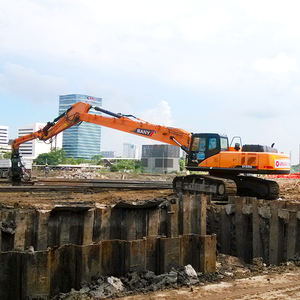 SANY Sy215LC Grandes proyectos de demolición Excavadora de brazo largo sobre orugas - Product Image 4
