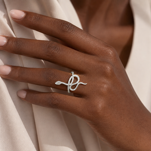 Anello con Design a Serpente Intrecciato, Anello Geometrico da Dito per Donne - Product Image 2