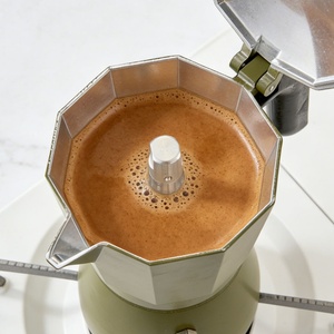 Cafetera Moka de Aluminio Estilo Italiano Moderno, Percolador para Estufa, Ecológica con Aislamiento Térmico - Product Image 4