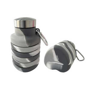 Bouteilles de voyage pliables personnalisées en gros gratuites, bouteille d'eau en silicone pliable portable pour le sport en plein air avec poignée - Product Image 4