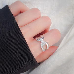 Anello di Lusso Q618 con Diamante in Oro Bianco, Taglio Brillante Rotondo, Colore D Naturale, Gioiello di Fidanzamento per Donne - Product Image 3