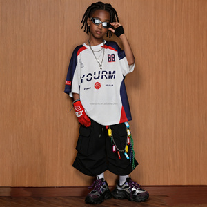 Ensemble de vêtements pour enfants OEM, vêtements <span class=keywords><strong>hip</strong></span>-<span class=keywords><strong>hop</strong></span> pour garçons, t-shirt ample à blocs de couleur, pantalon baggy court, tenues de boutique - Product Image 2