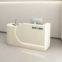 Comptoir de réception minimaliste personnalisé avec logo LED crème, comptoir de caisse droit pour salon de beauté, spa des ongles, clinique cosmétique