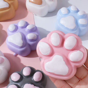 Jouet en gros créatif et original en EVA en forme de patte de chat, doux et adorable, jouet de décompression pour enfants de 5 à 7 ans, jouet en plastique unisexe - Product Image 4